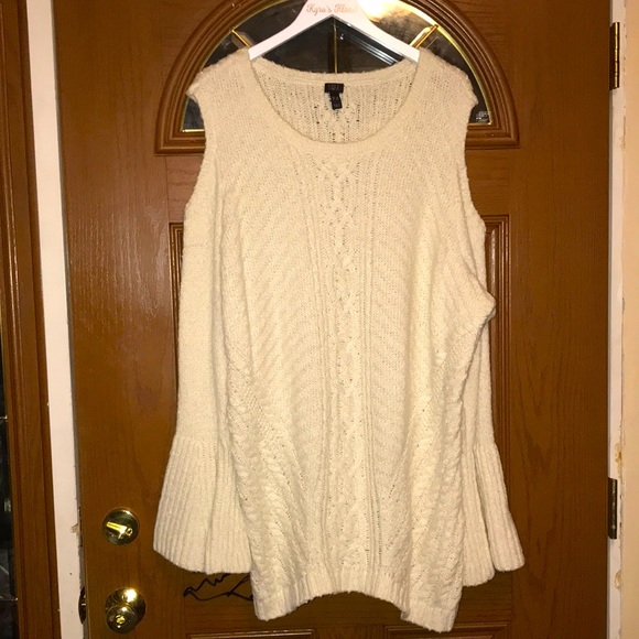 G.I.L.I Cable Knit Cold Shoulder Sweater With Bell Sleeves In Vanilla Cream - Picture 6 of 16